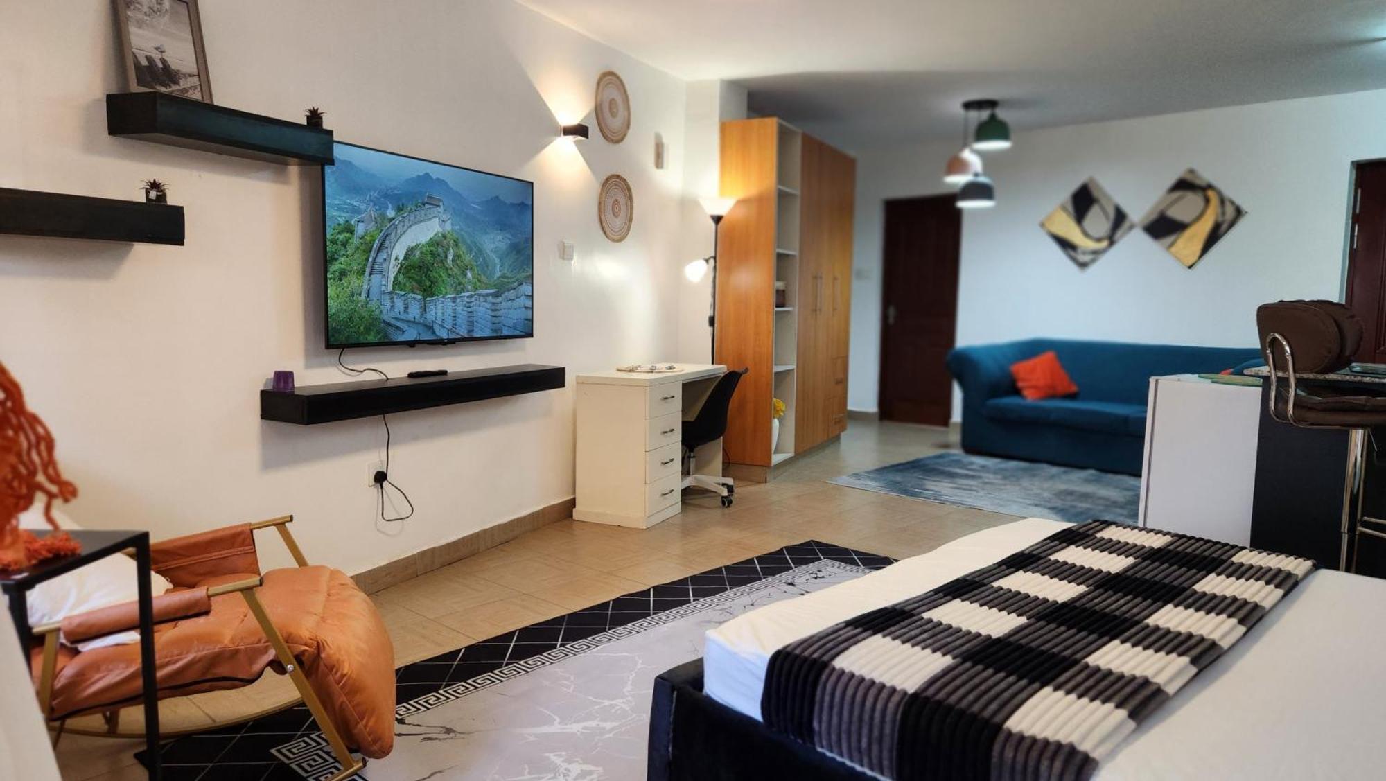 Apartment Serene And Spacious Near Un *