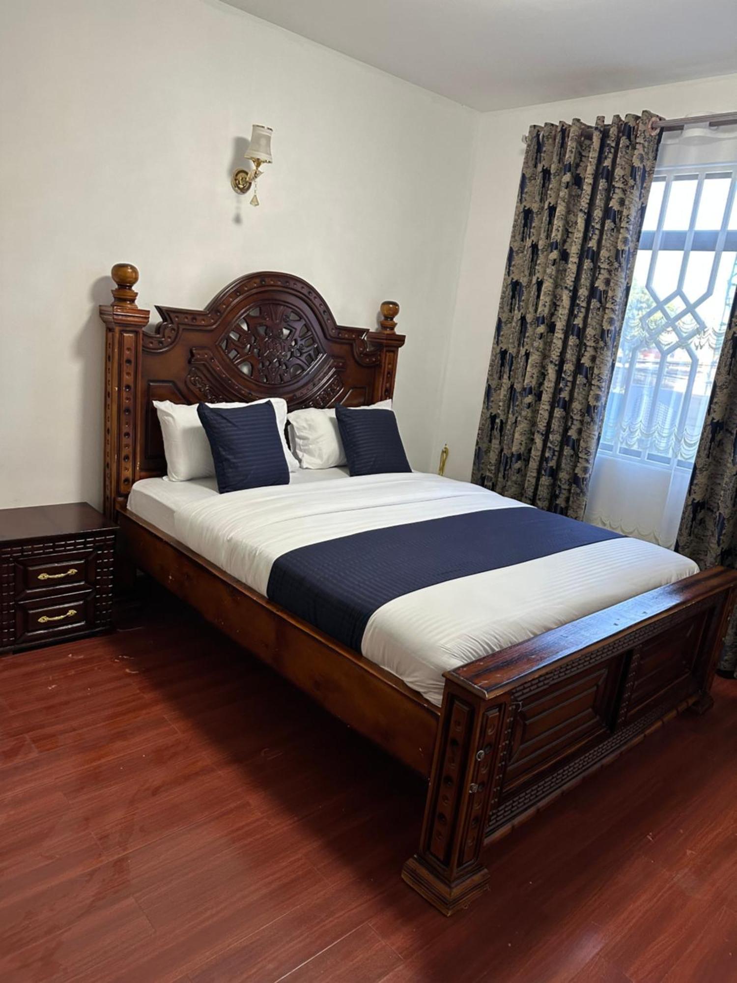 4 Bedrooms Luxurious * Nairobi
