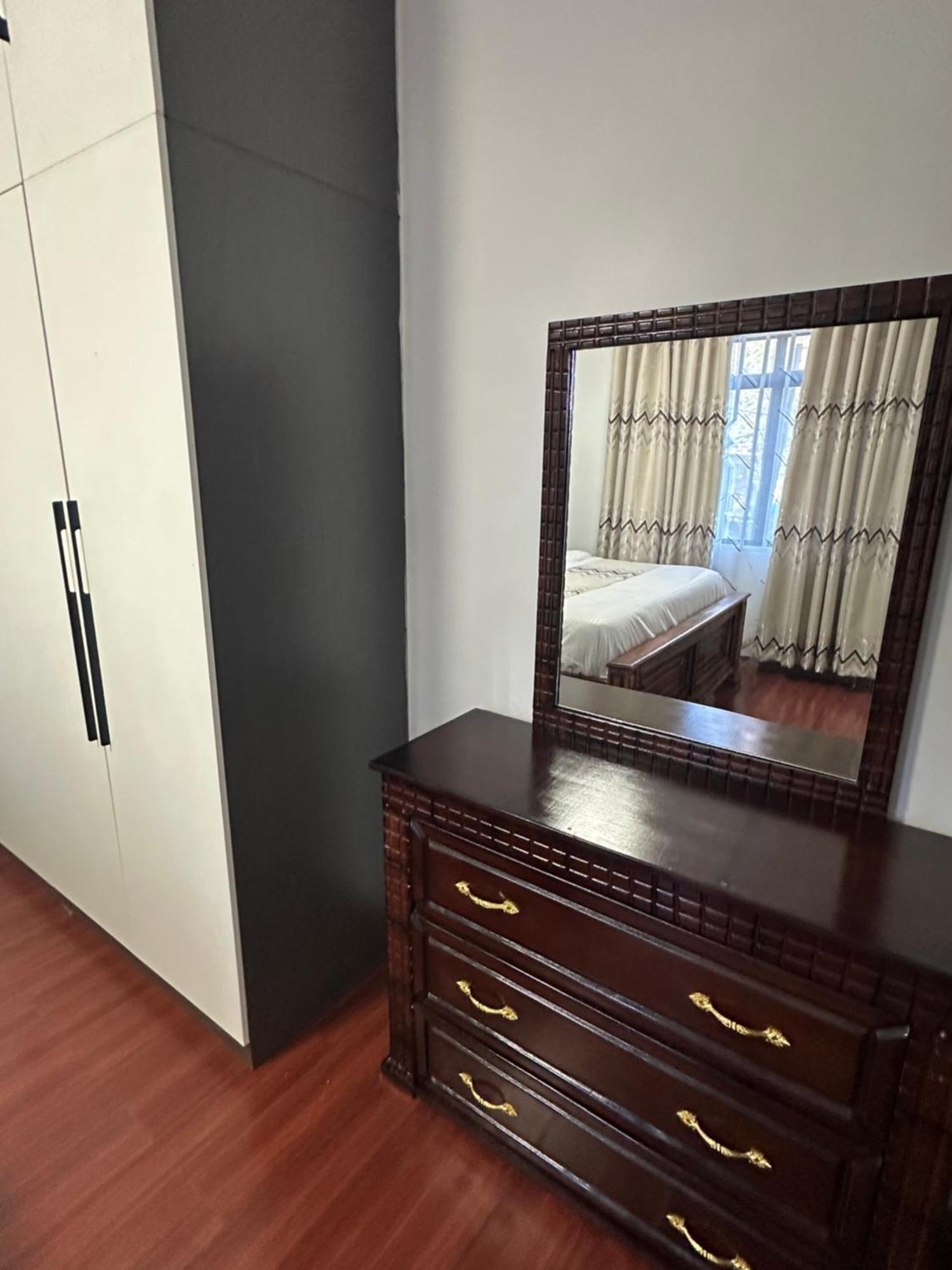 4 Bedrooms Luxurious Apartment *