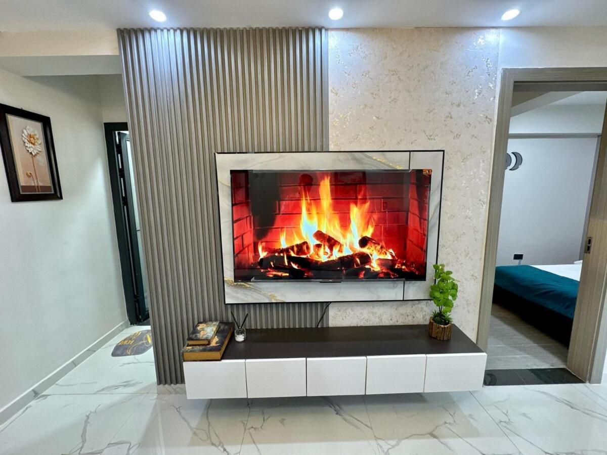 Luxury Urban Escape In Kilimani , Workspace Apartment *