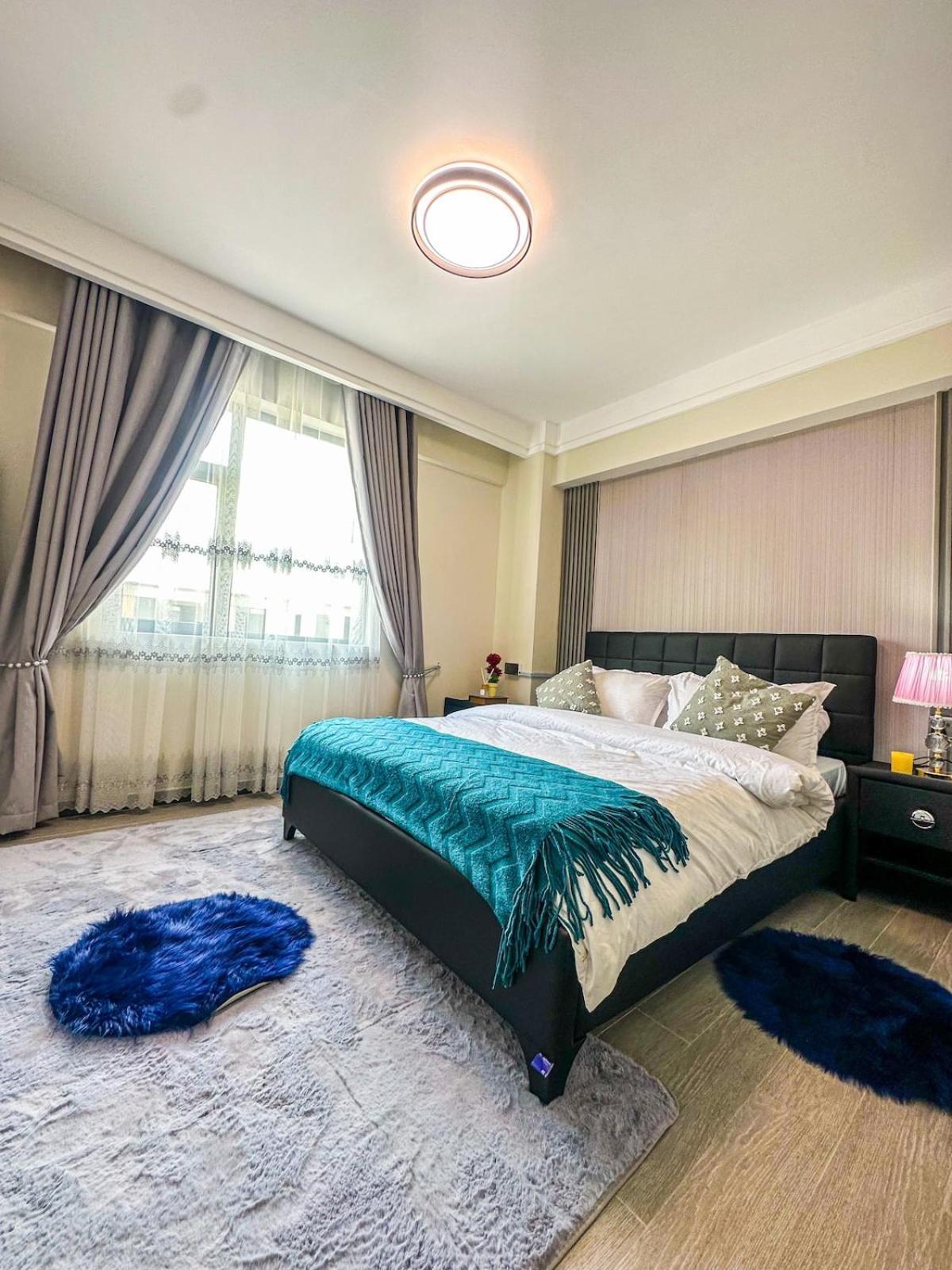 Apartment Luxury Urban Escape In Kilimani , Workspace *