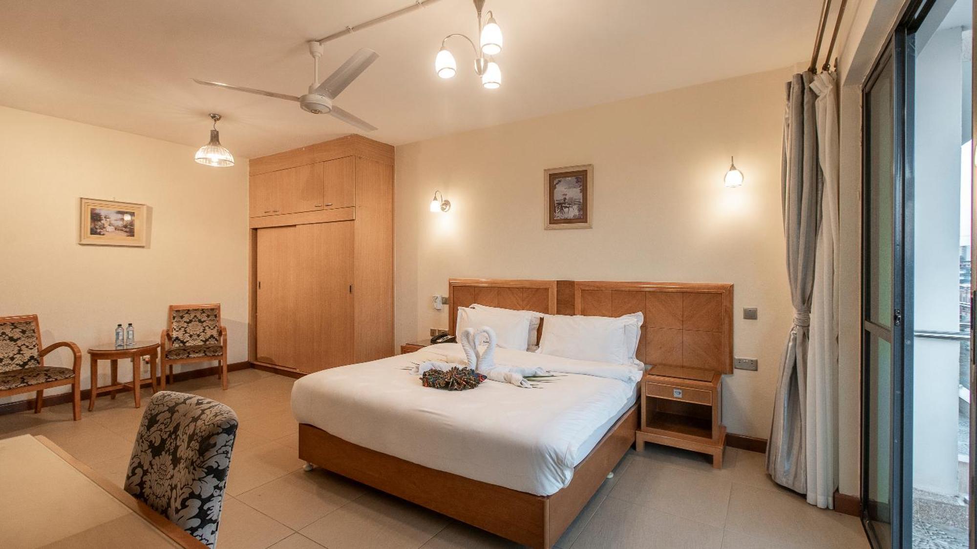 Lotos & Suites, 4*