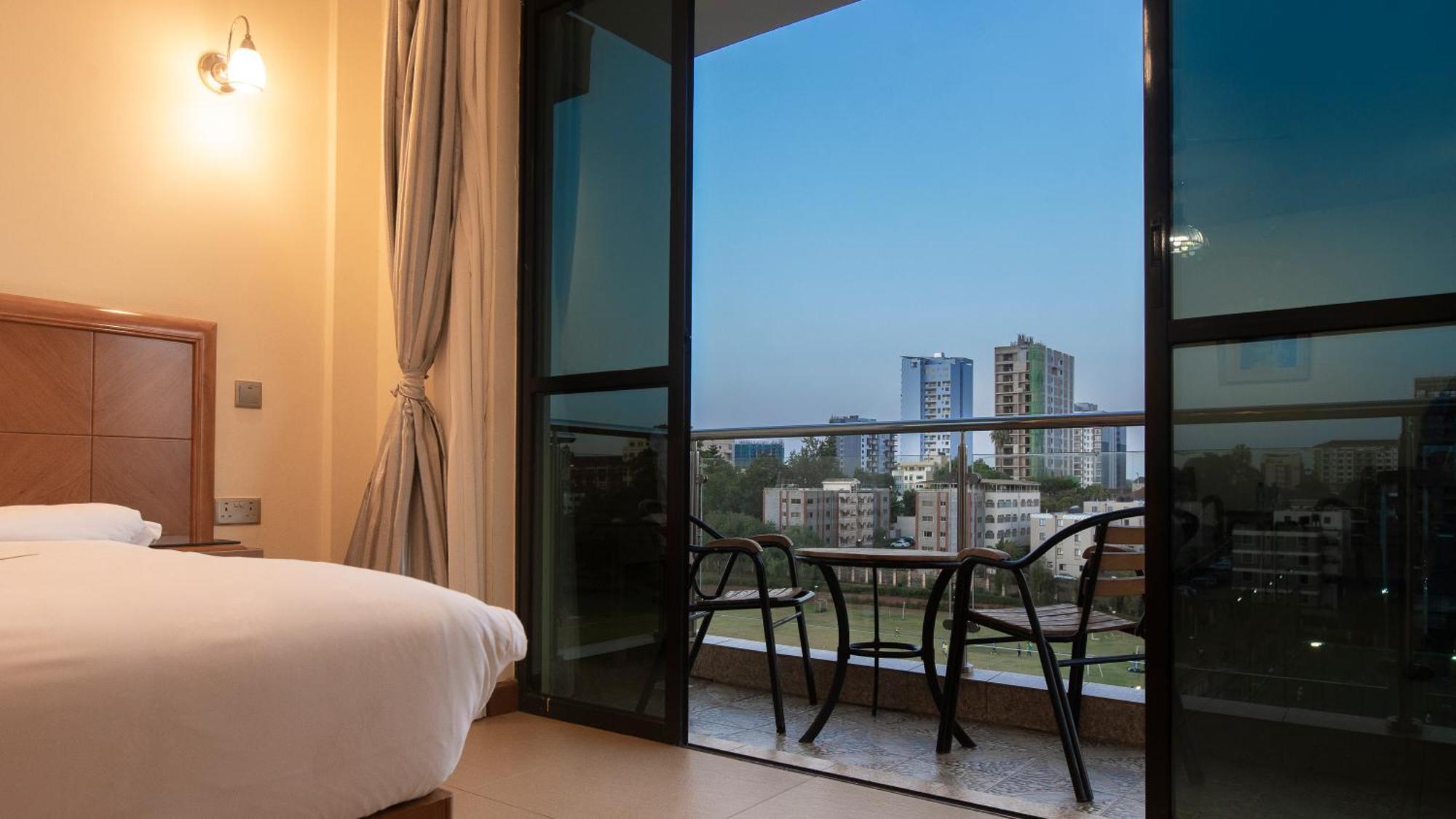 Lotos & Suites, Hotel