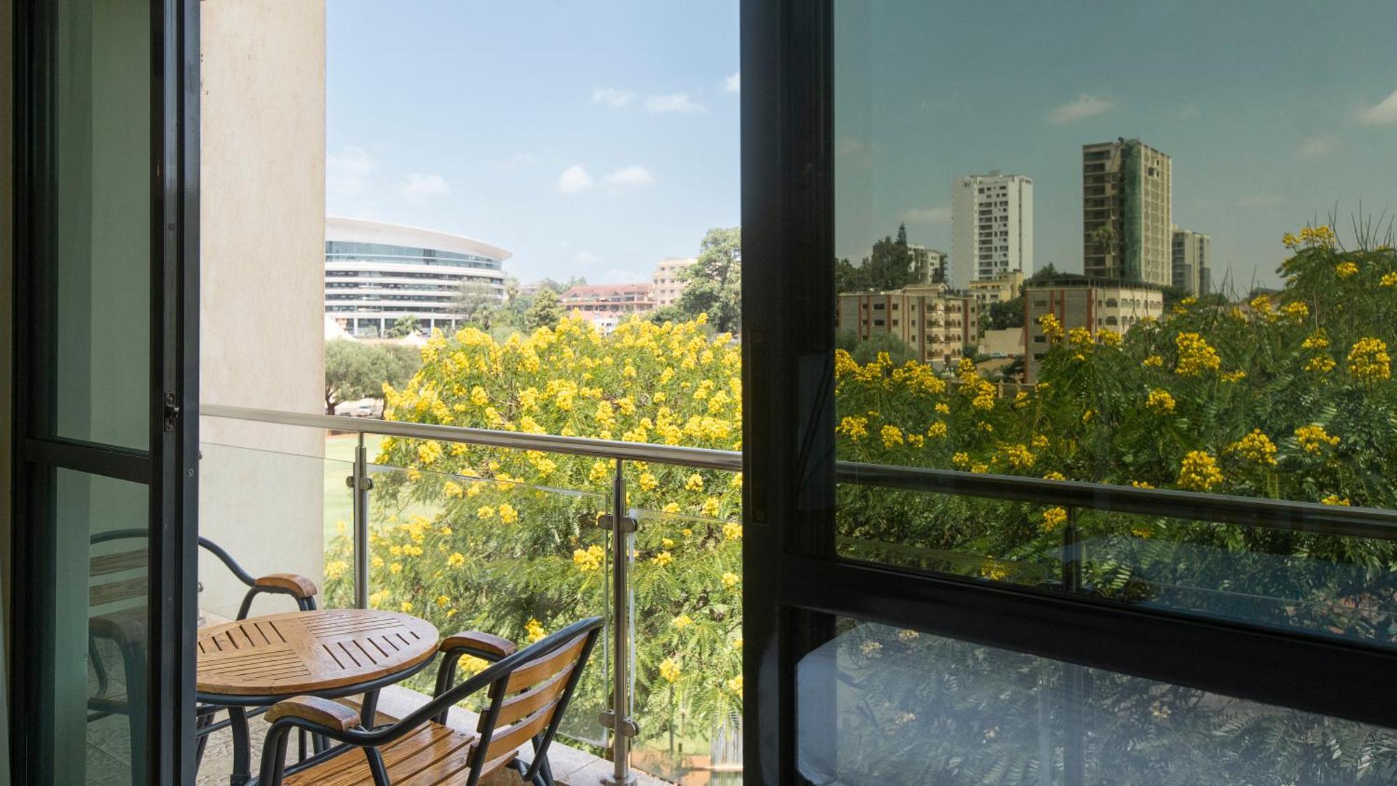 Hotel Lotos & Suites, 4*