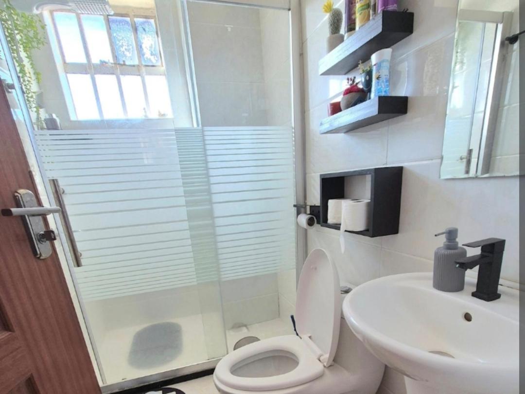 Apartment Rossyln Close To Village Market, Un And Two Rivers Mall Nairobi