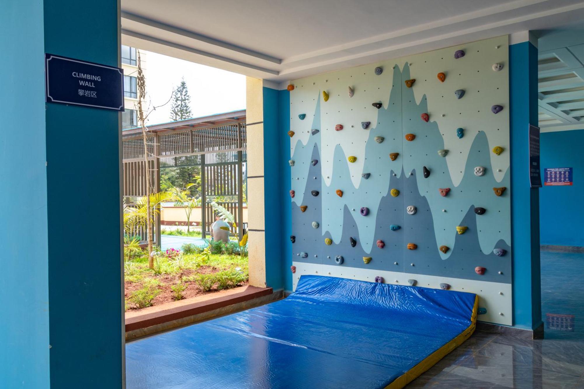 Apartment Alba Serviced With Balcony & Pool, Nairobi