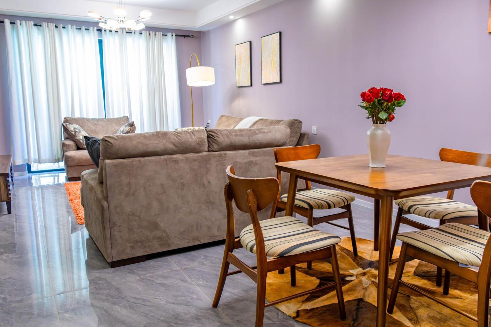 Alba Serviced With Balcony & Pool, Nairobi
