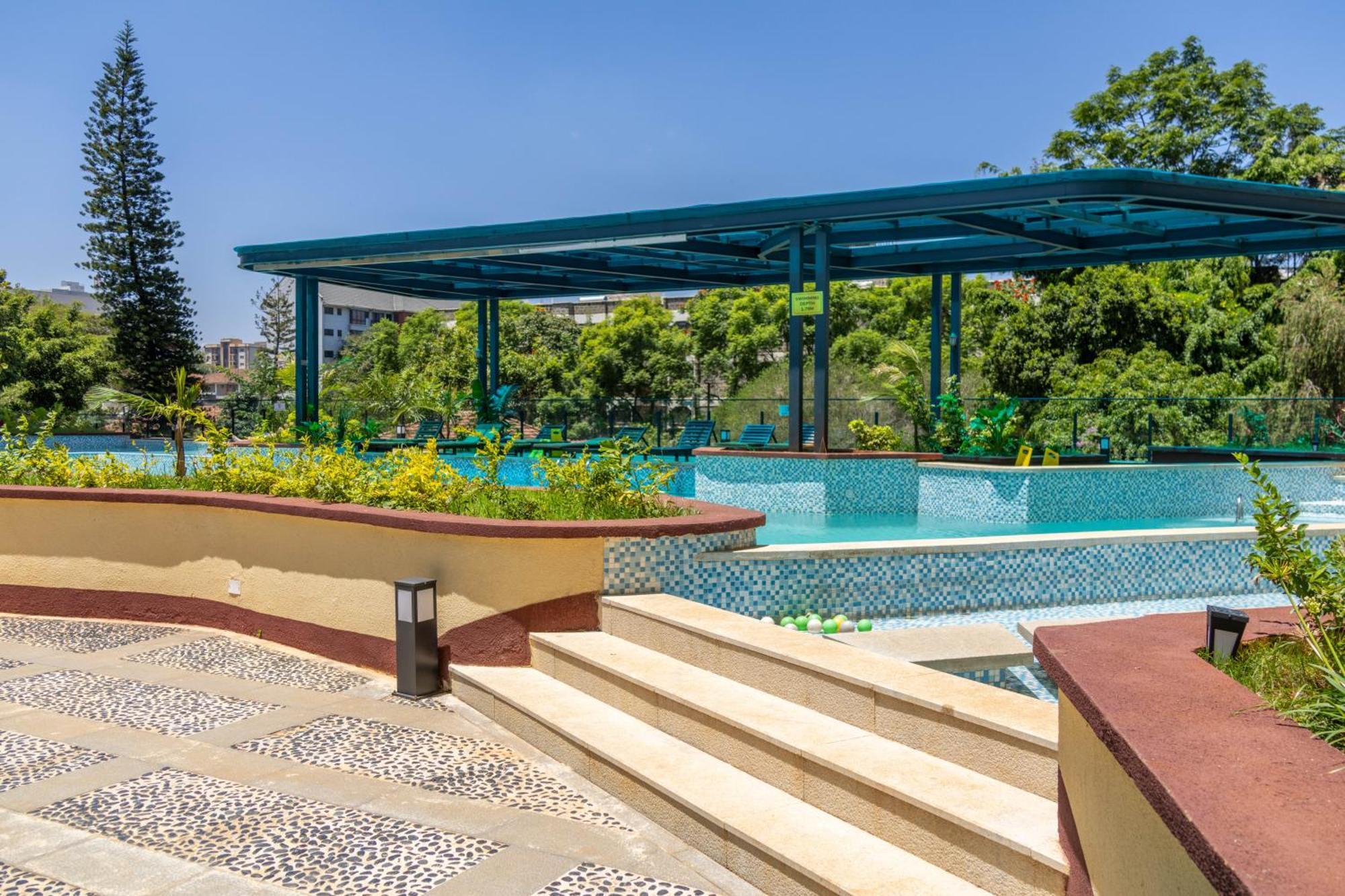 Alba Serviced With Balcony & Pool, Apartment Nairobi
