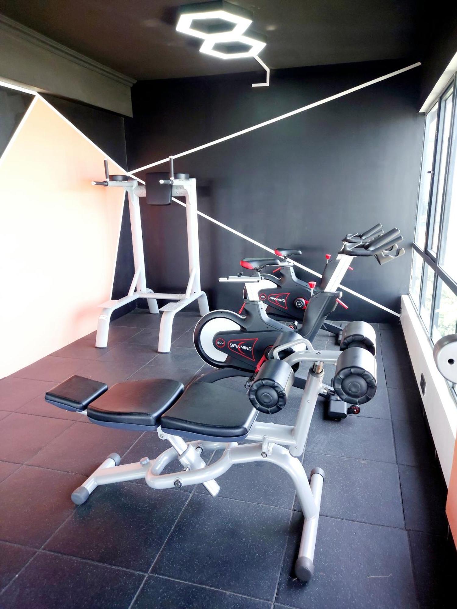 Luxury With Rooftop Swimming Pool And Gym In Westlands Apartment *