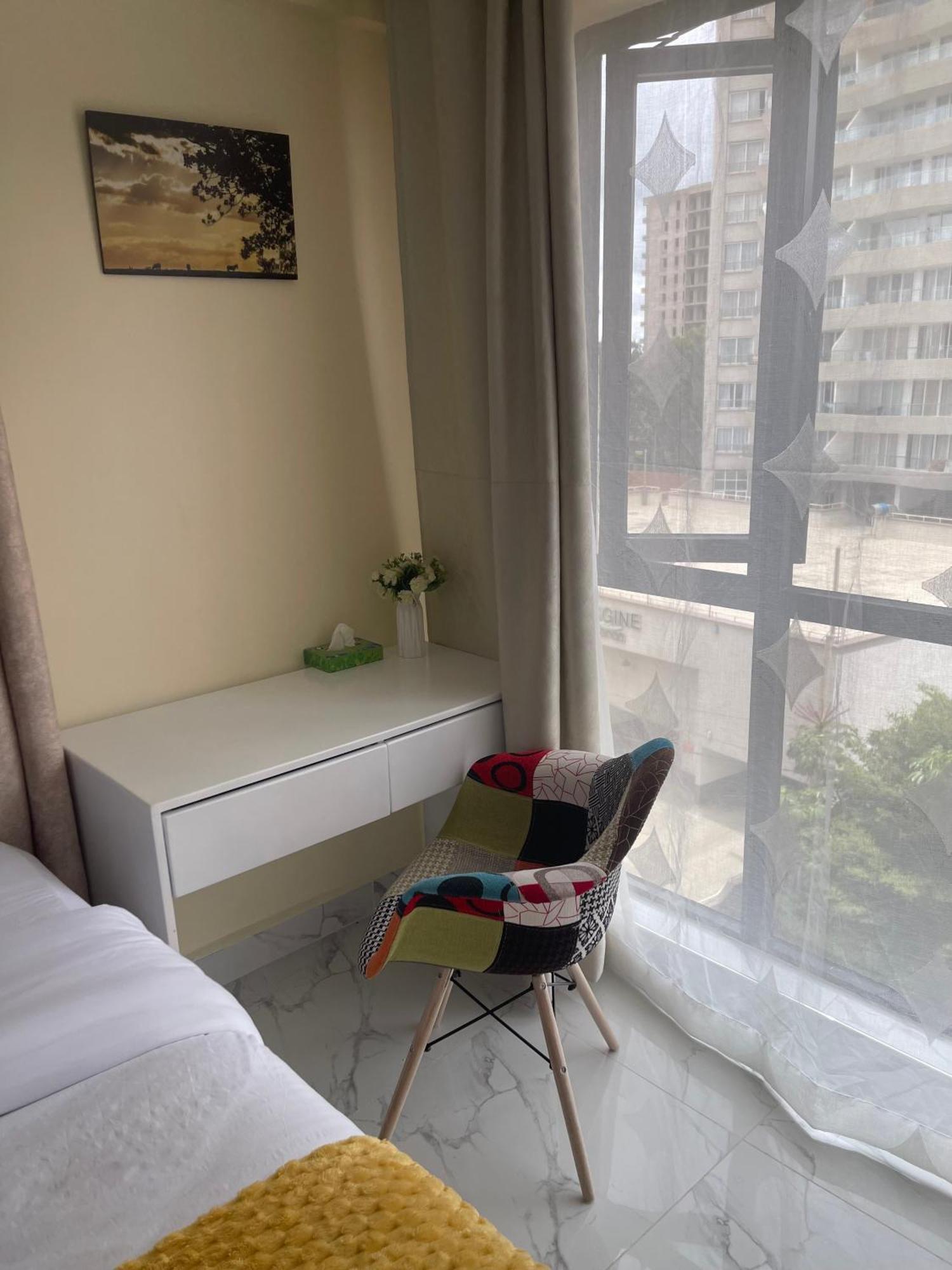 Cozy * Nairobi