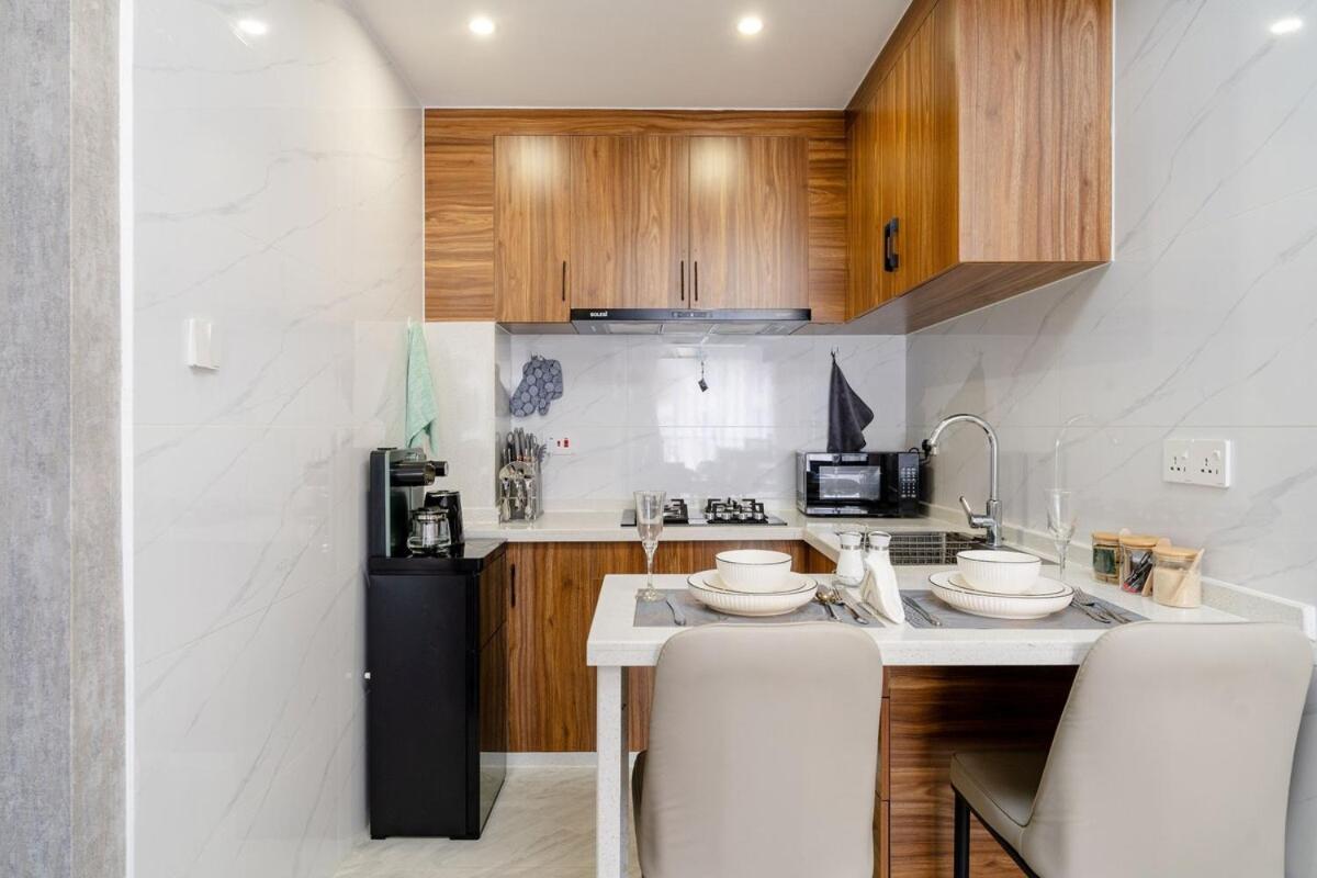 Luxe Place With Pool,gym,mini Mart In Yaya Center Apartment