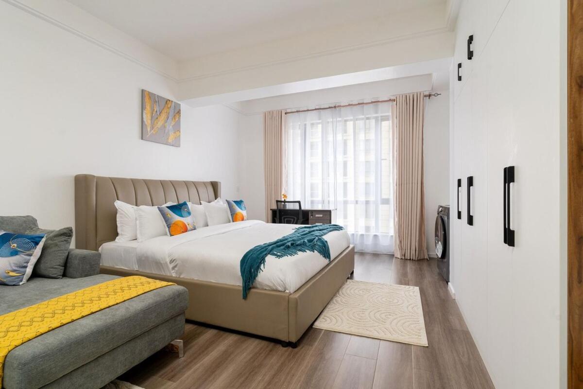 Apartment Luxe Place With Pool,gym,mini Mart In Yaya Center Nairobi