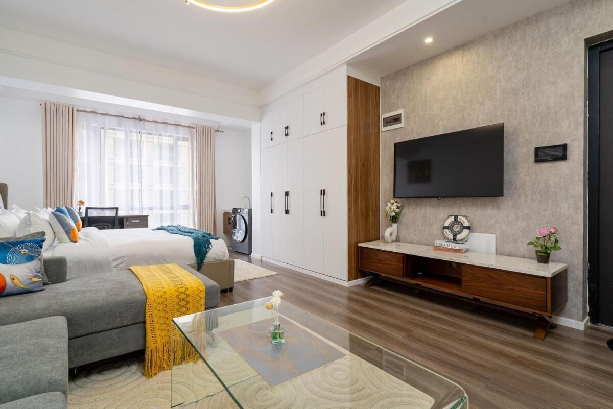 Apartment Luxe Place With Pool,gym,mini Mart In Yaya Center