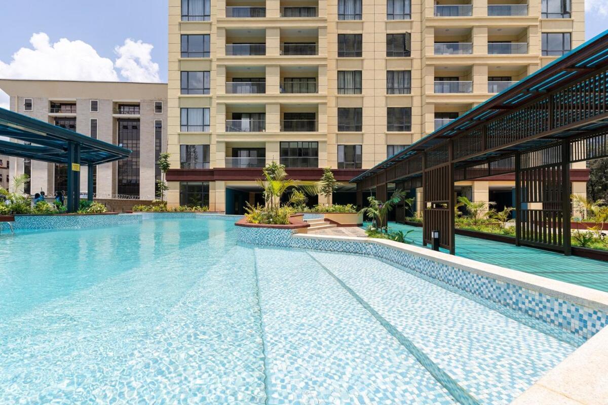Apartment Luxe Place With Pool,gym,mini Mart In Yaya Center Nairobi