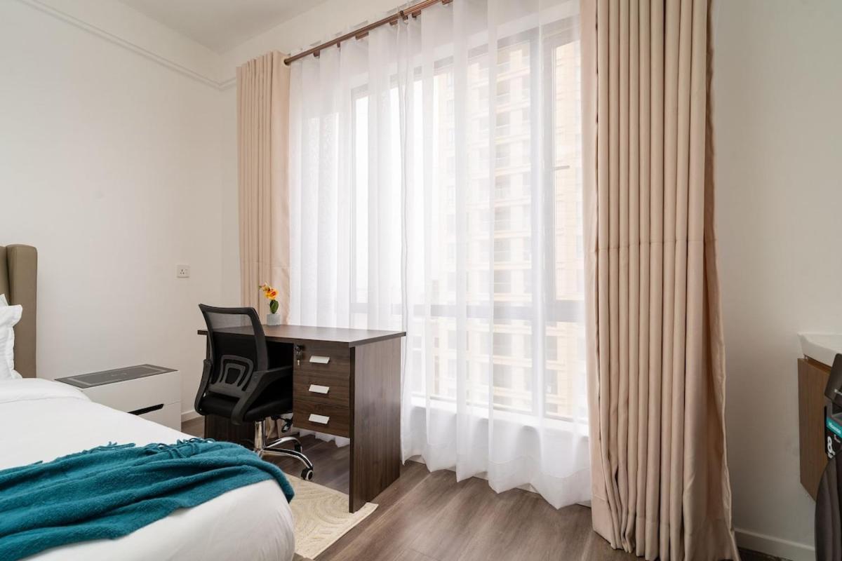 Apartment Luxe Place With Pool,gym,mini Mart In Yaya Center Nairobi