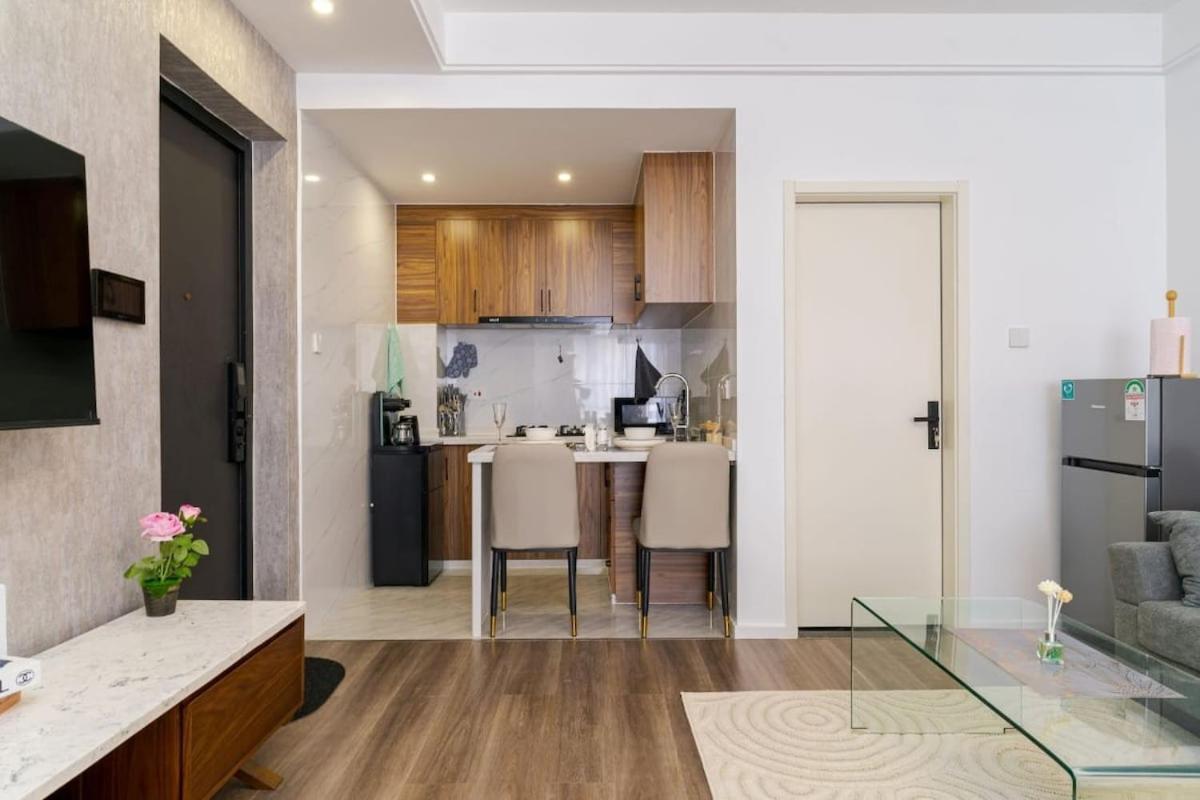 Apartment Luxe Place With Pool,gym,mini Mart In Yaya Center