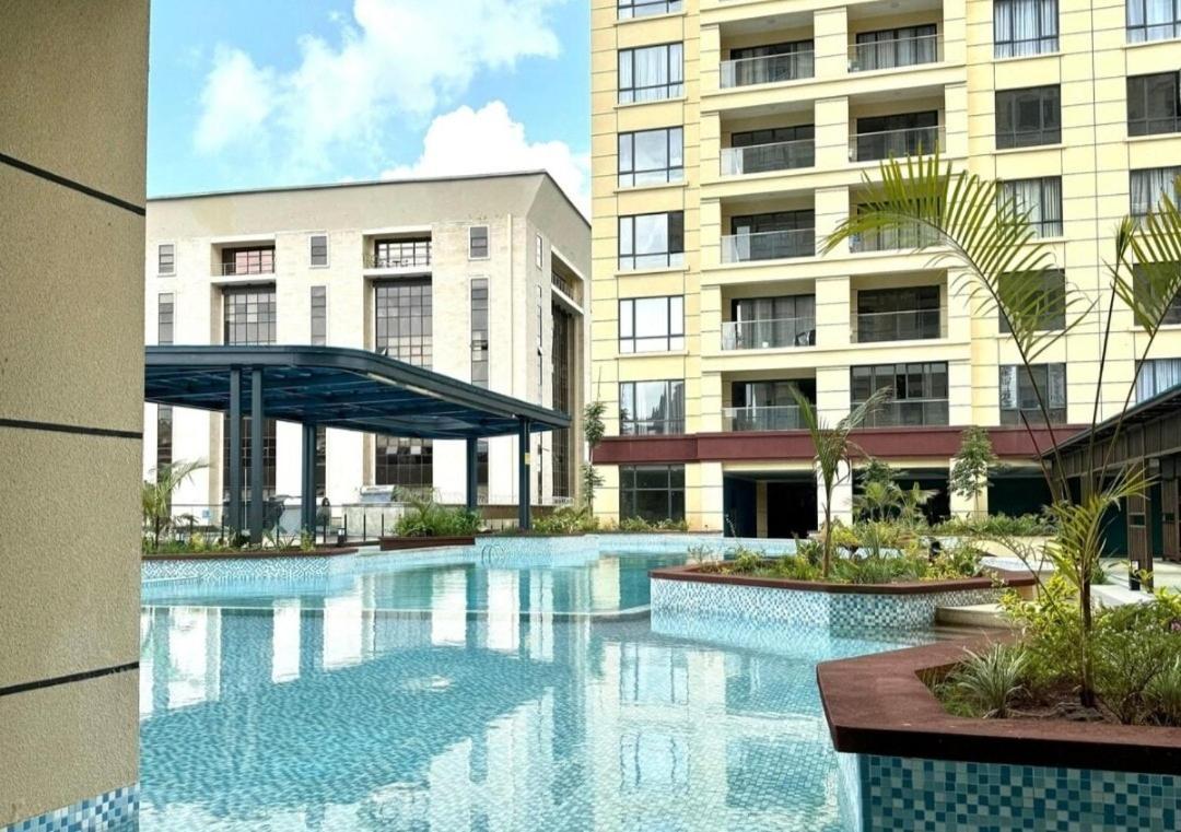 Apartment Luxe Place With Pool,gym,mini Mart In Yaya Center *