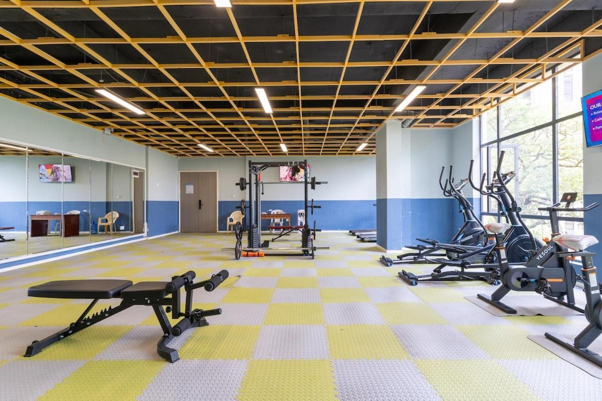 Apartment Luxe Place With Pool,gym,mini Mart In Yaya Center