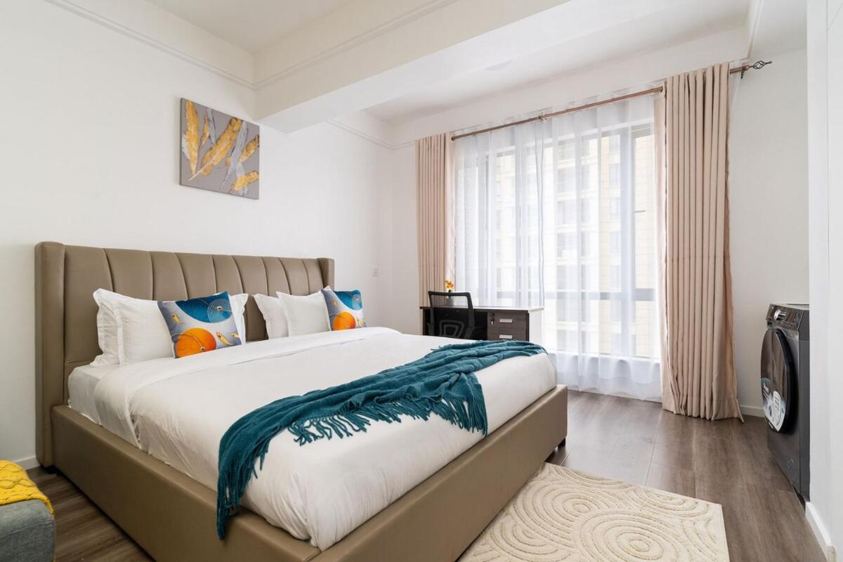 Apartment Luxe Place With Pool,gym,mini Mart In Yaya Center *