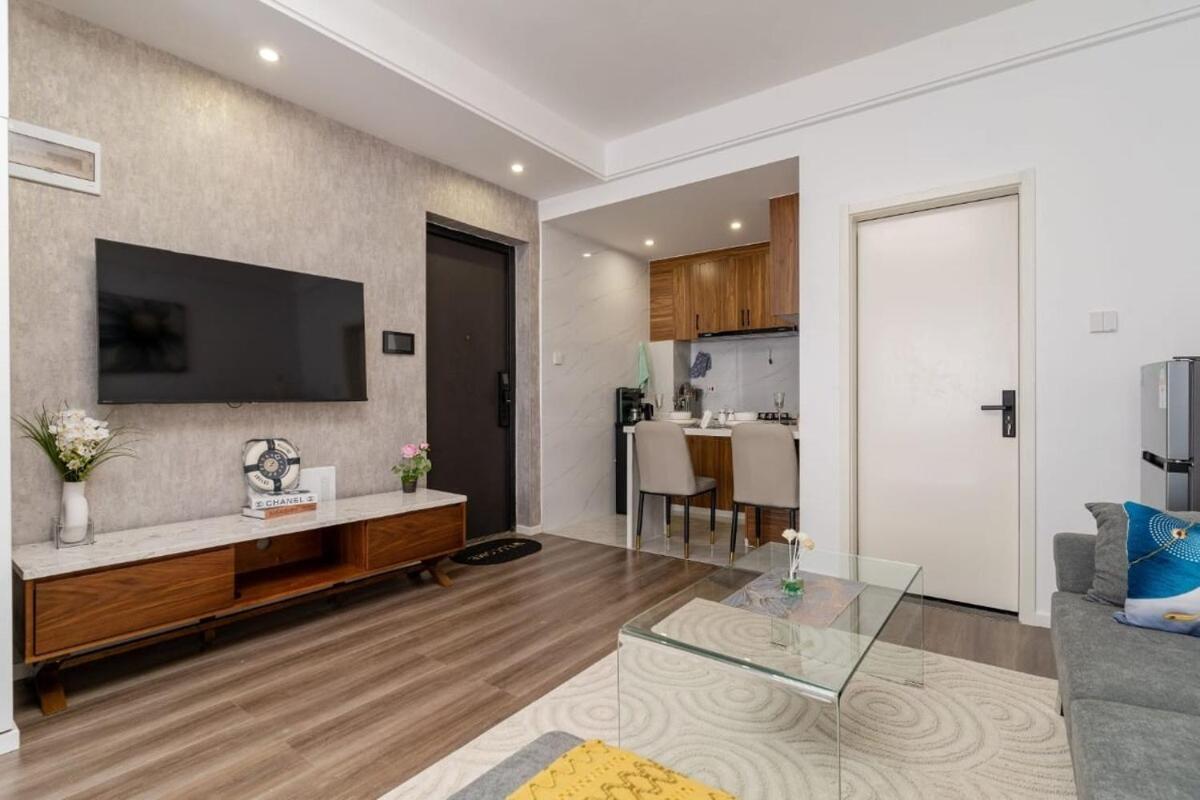 Luxe Place With Pool,gym,mini Mart In Yaya Center Nairobi