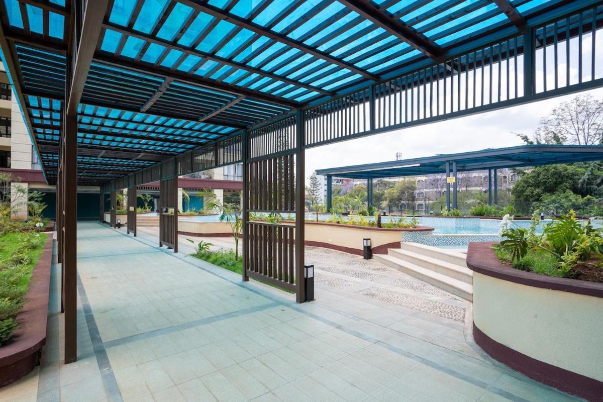 Luxe Place With Pool,gym,mini Mart In Yaya Center Apartment *