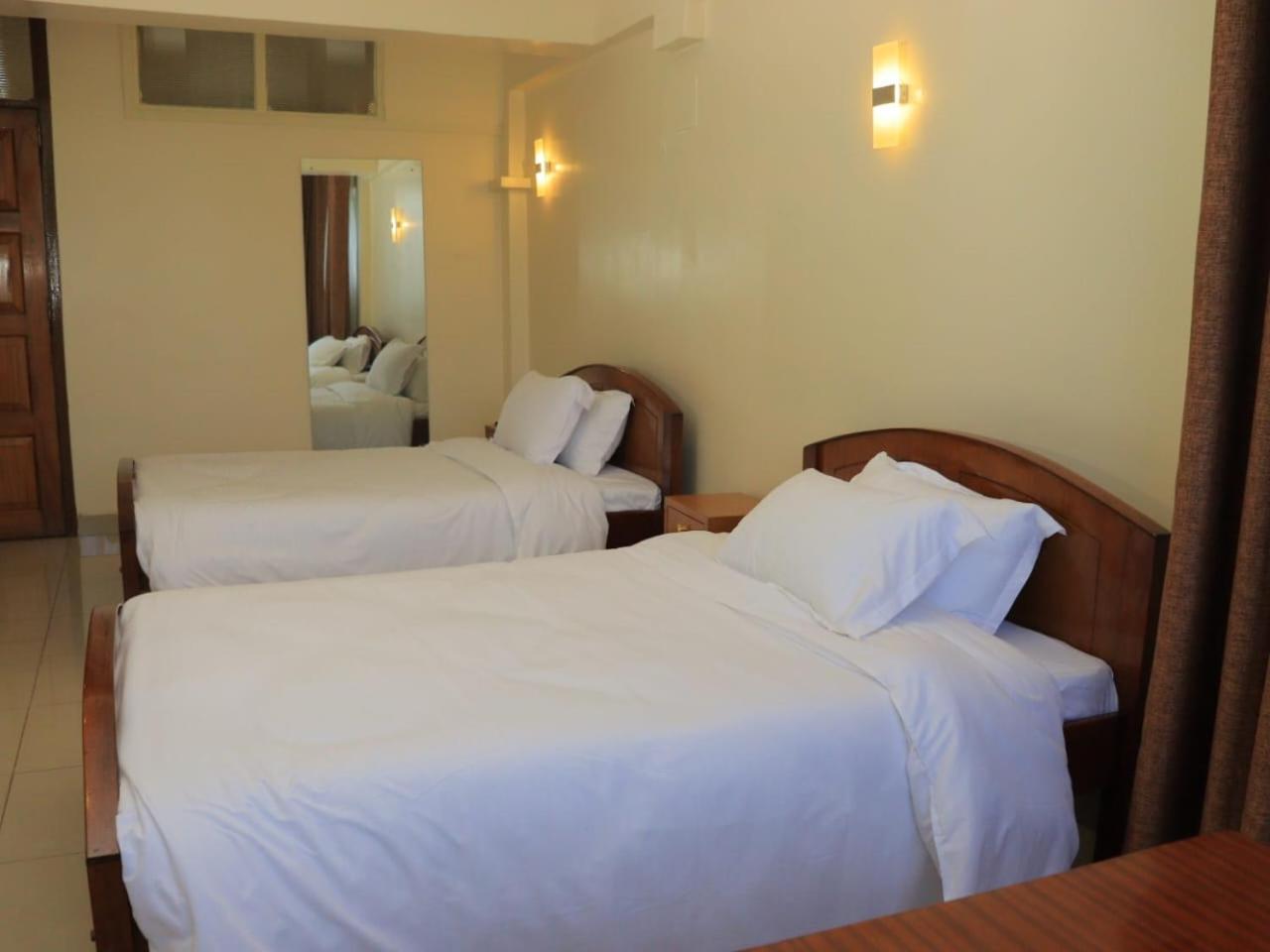Parsonic * Nairobi