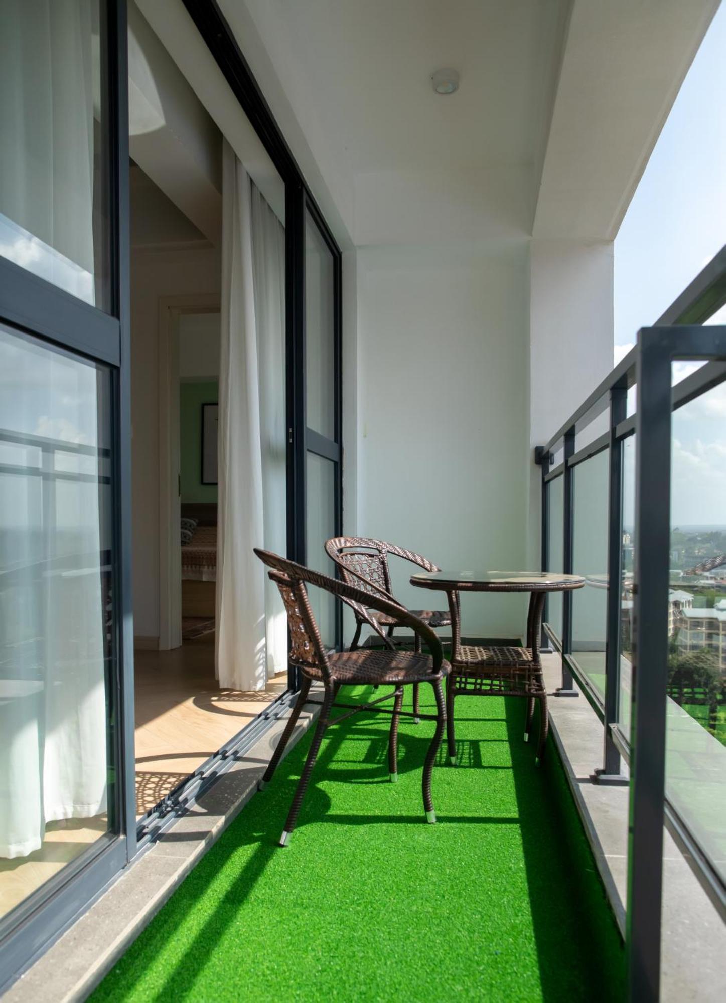 Laurel Hill * Nairobi