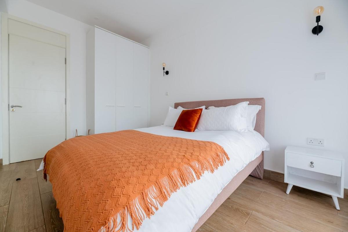 Chic 2-bedroom With Pool And Gym Apartment *