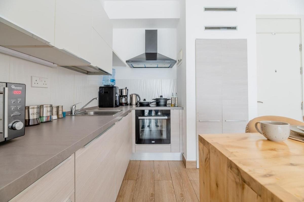 Apartment Chic 2-bedroom With Pool And Gym *