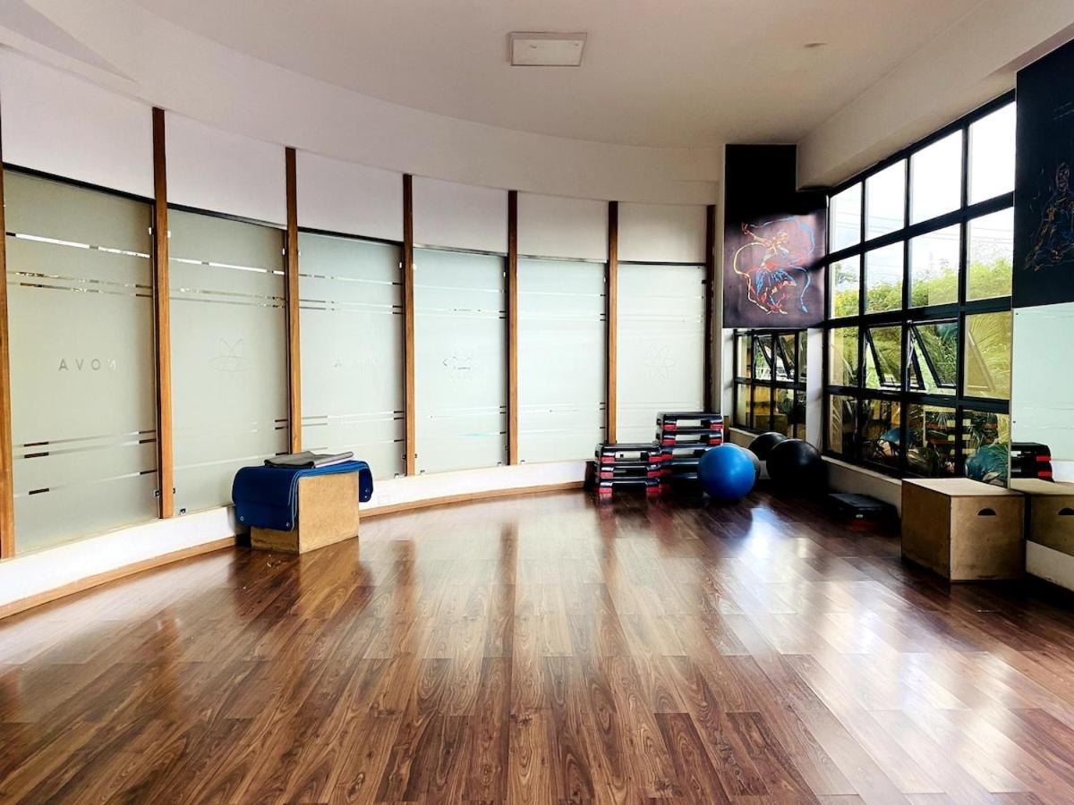 Chic 2-bedroom With Pool And Gym Nairobi
