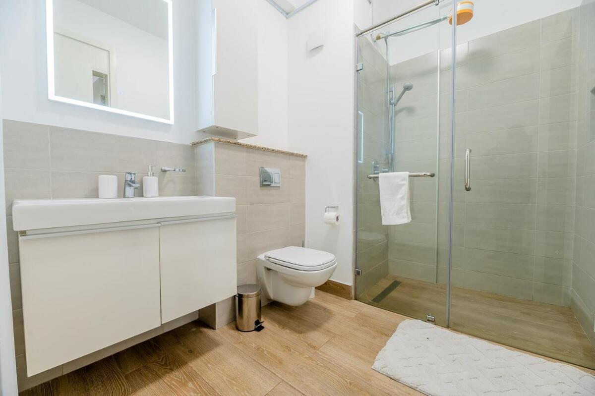 Apartment Chic 2-bedroom With Pool And Gym