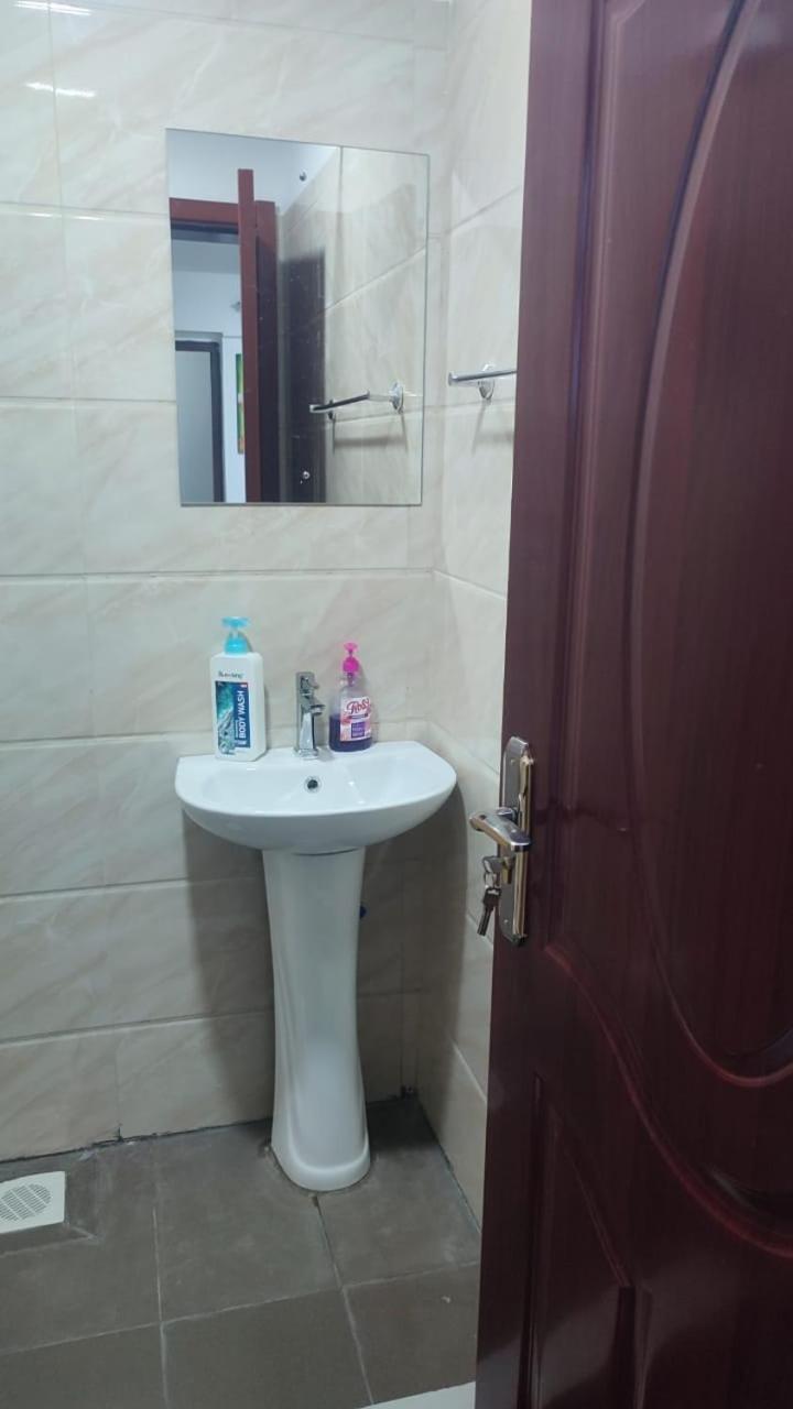 West - Stadeview Apartment *