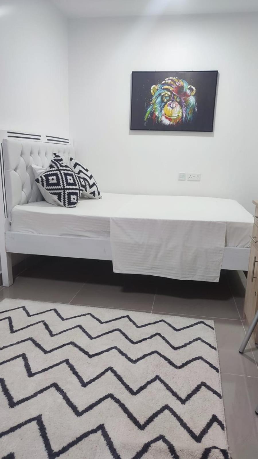 West - Stadeview Apartment *
