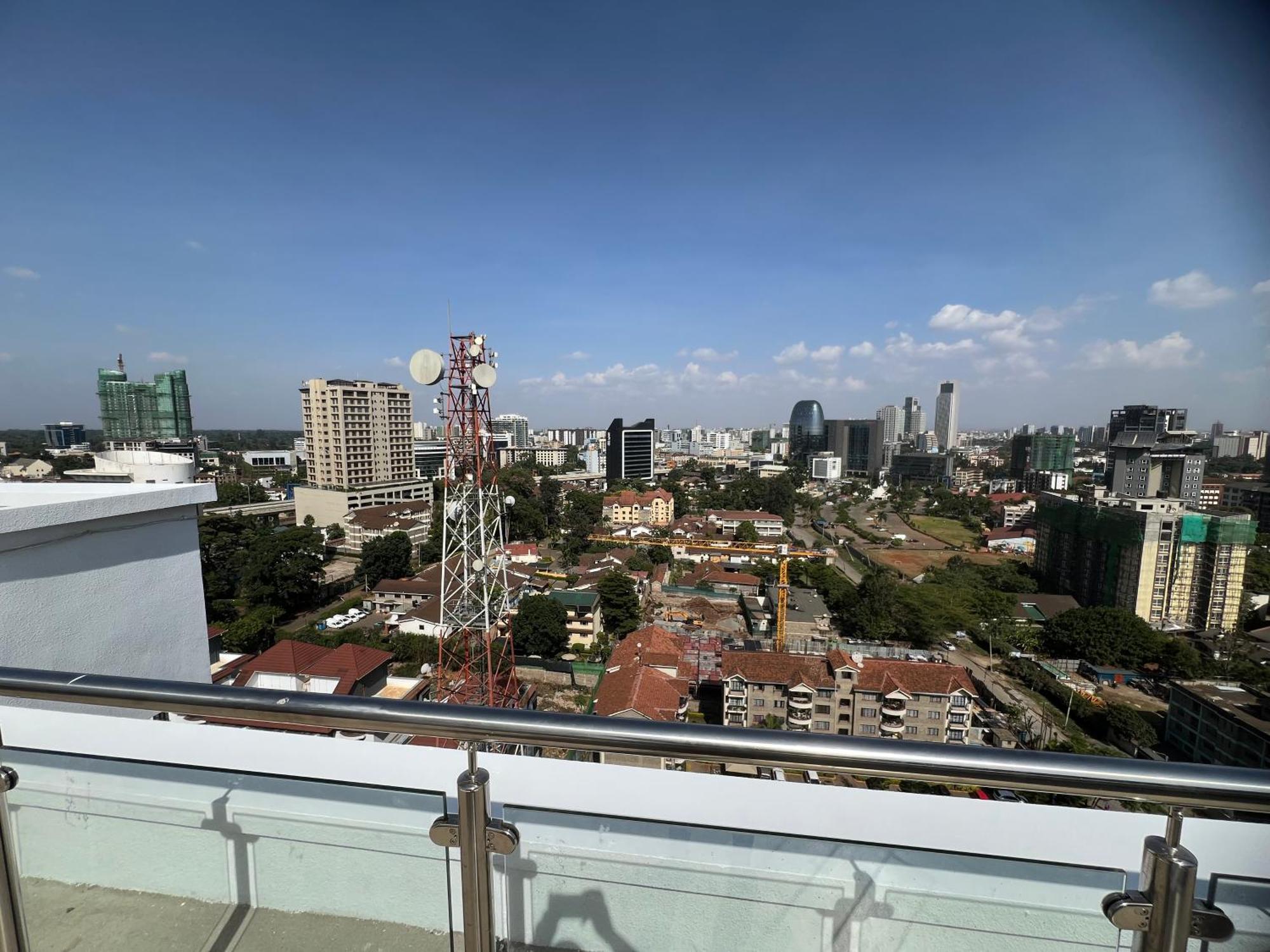 Apartment Rooftop Pool, Gym And Stunning Views