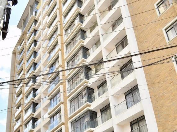 Spacious With View, Gym & Pool - Kilimani Nairobi