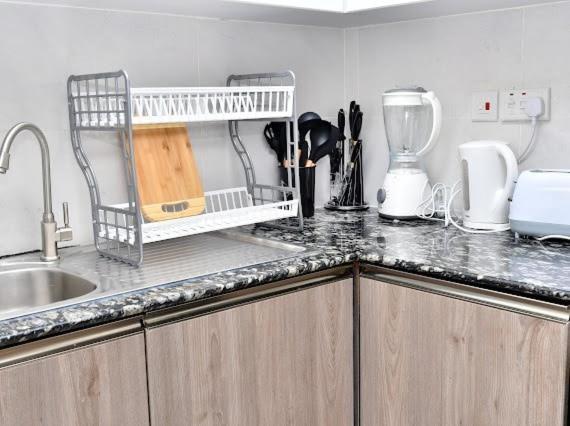 Spacious With View, Gym & Pool - Kilimani