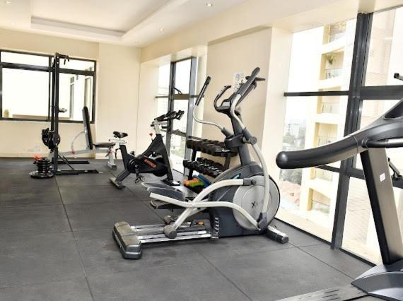 Apartment Spacious With View, Gym & Pool - Kilimani *