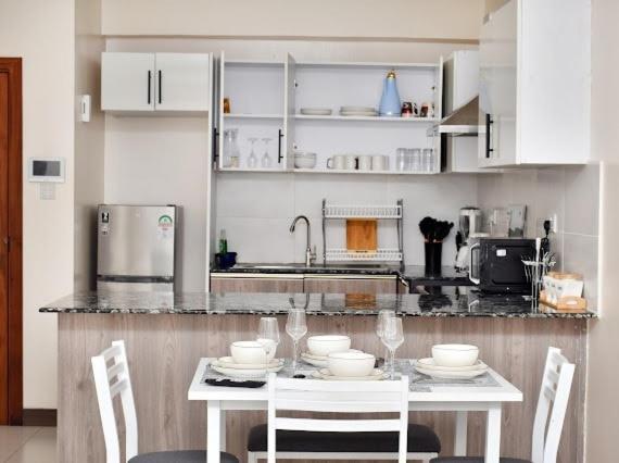Spacious With View, Gym & Pool - Kilimani * Nairobi