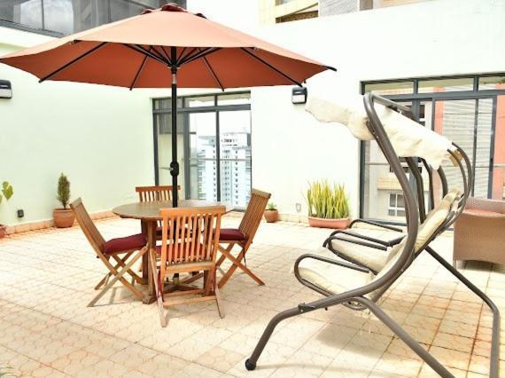 Apartment Spacious With View, Gym & Pool - Kilimani