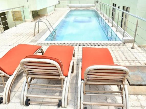 Spacious With View, Gym & Pool - Kilimani Apartment