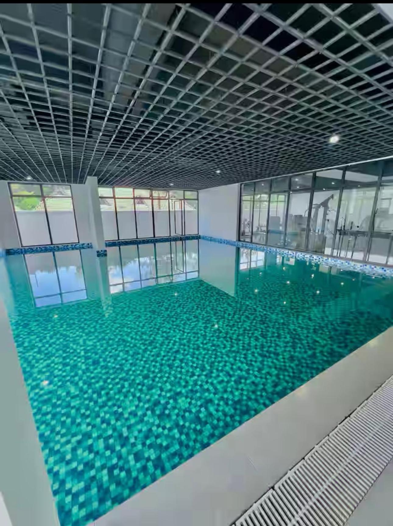 Leshwa Cozy 1 Bed Indoor Heated Pool Apartment *