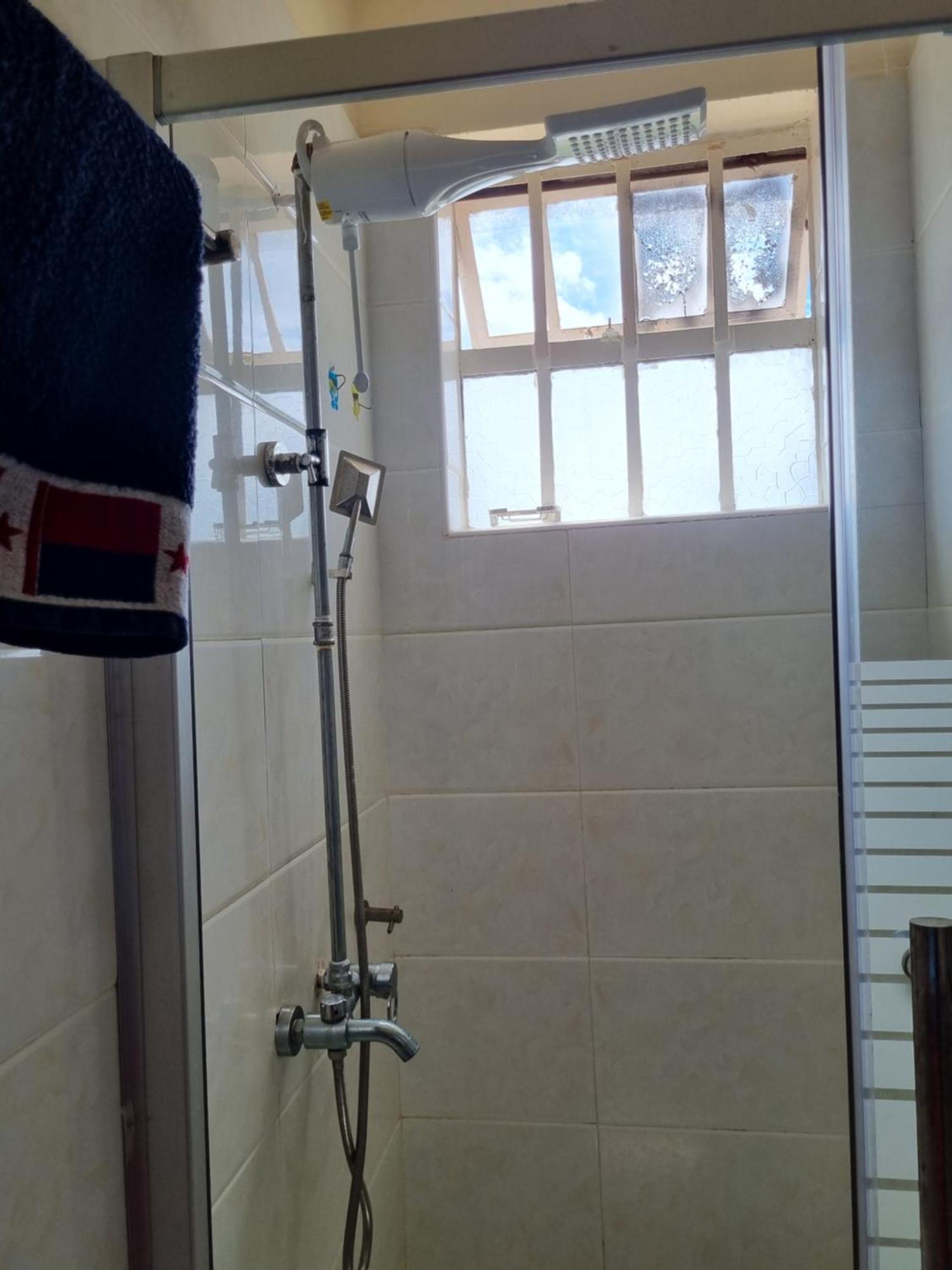 Rossyln Close To Village Market, Un And Two Rivers Mall Apartment Nairobi