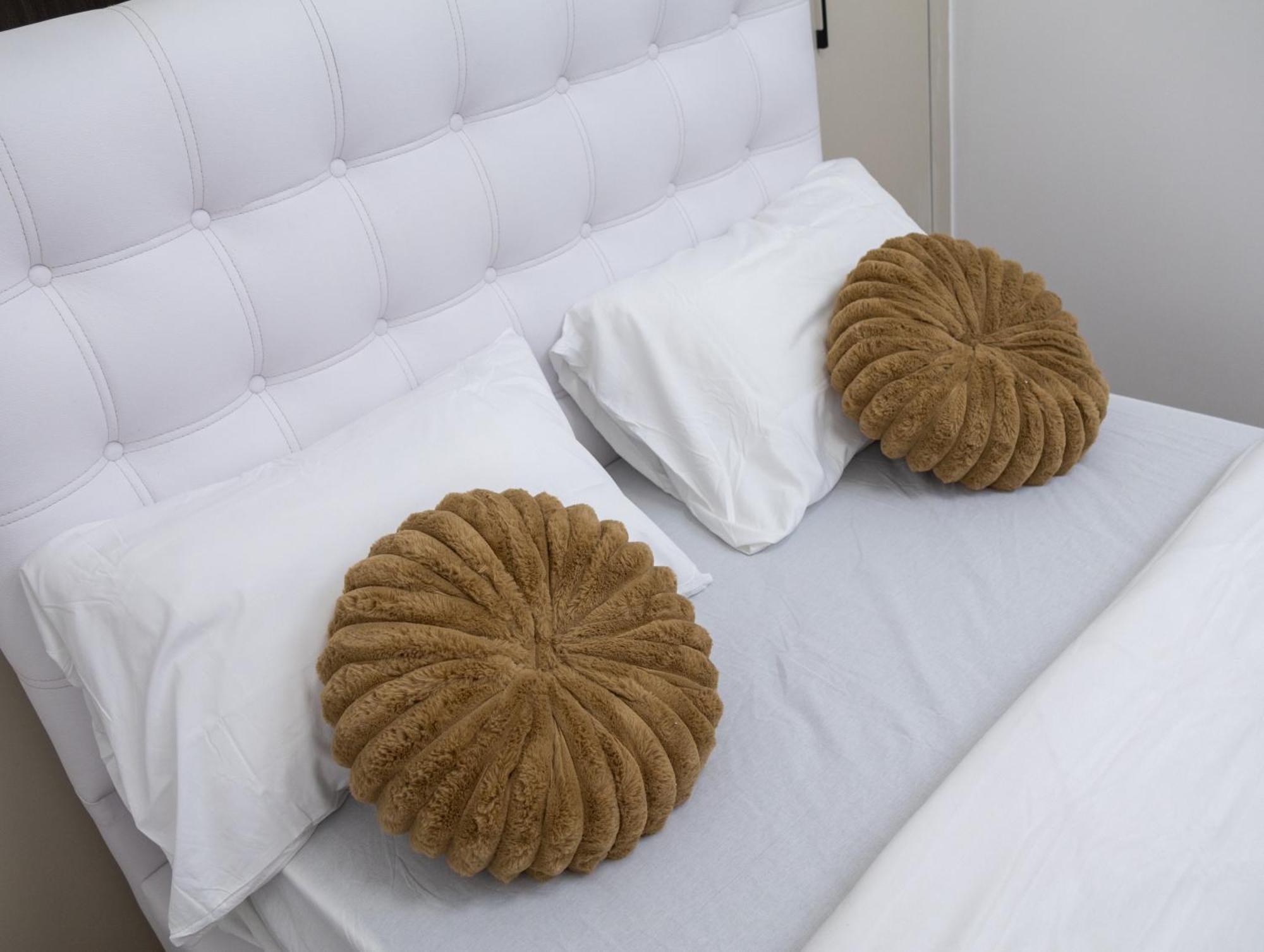 Beautiful Serviced Near Yaya Center Apartment