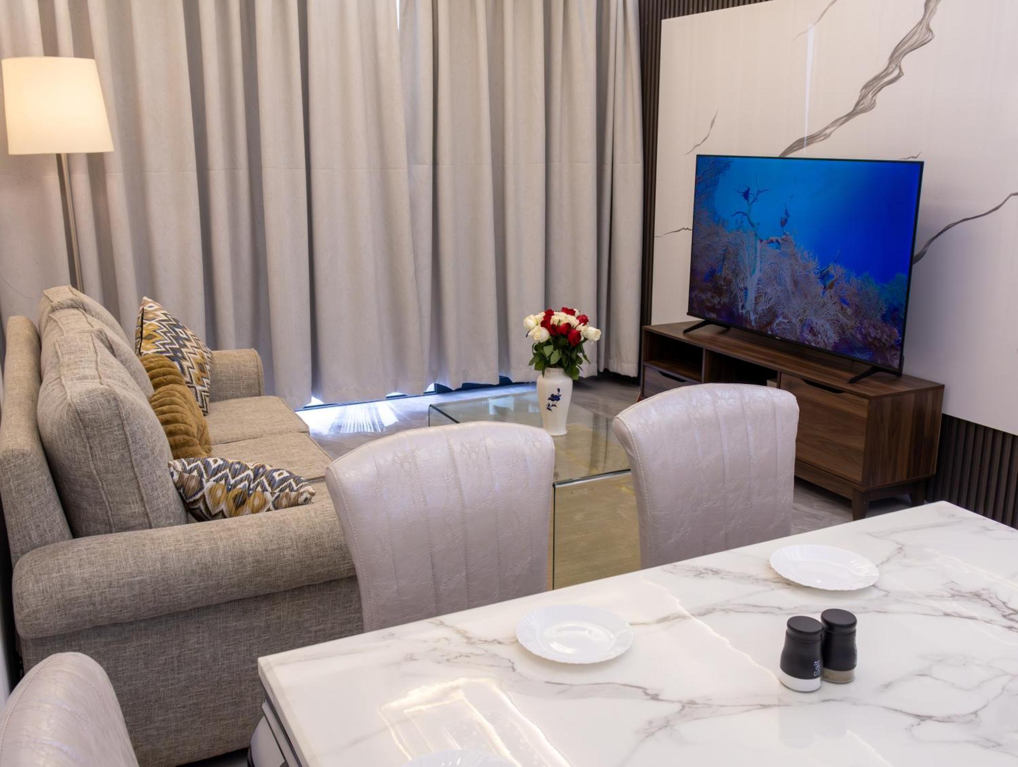 Beautiful Serviced Near Yaya Center *