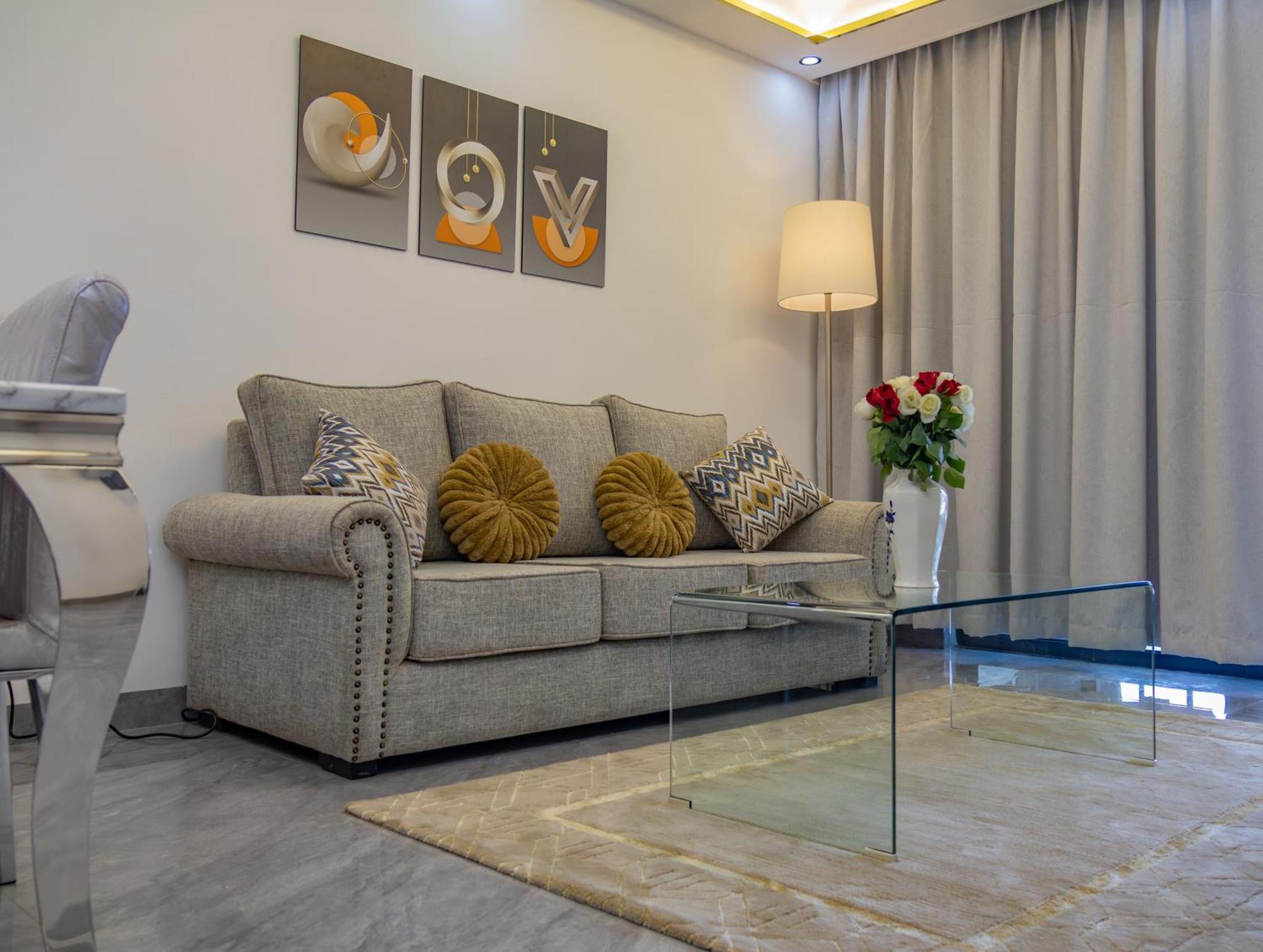 Beautiful Serviced Near Yaya Center *