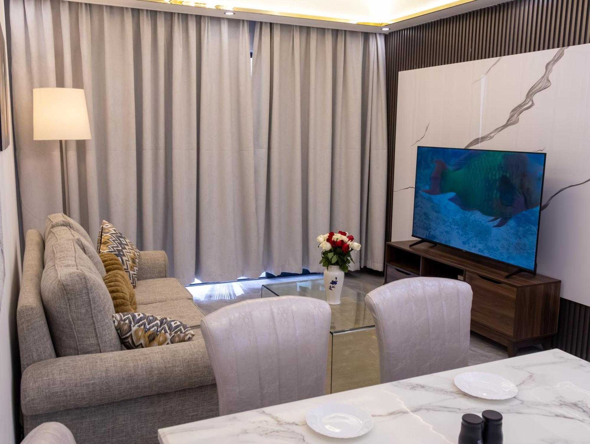 Beautiful Serviced Near Yaya Center * Nairobi