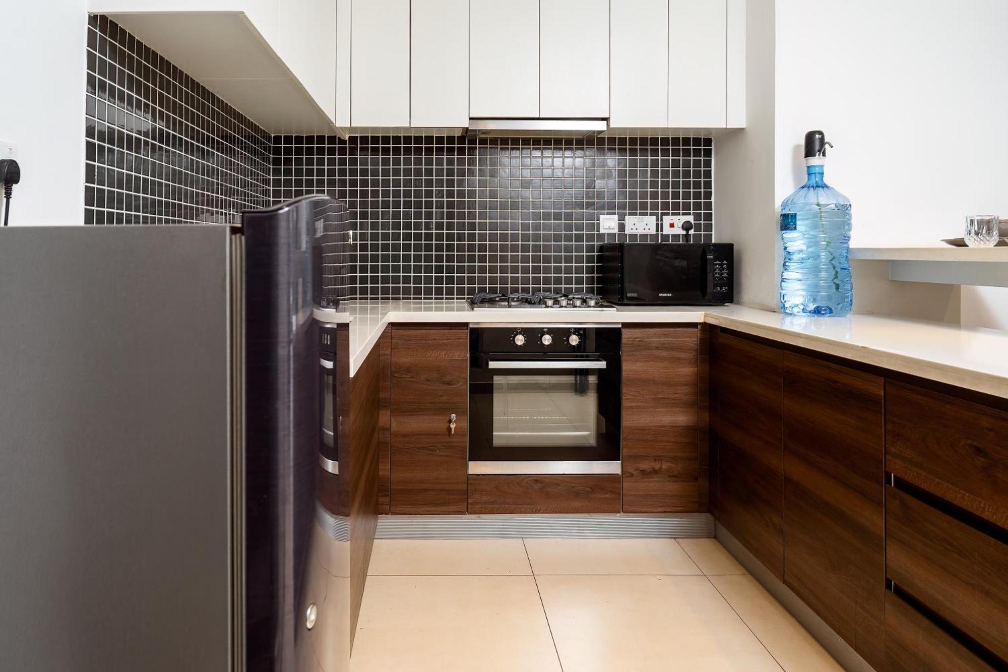 Luxury Pool & Fast Wifi Apartment