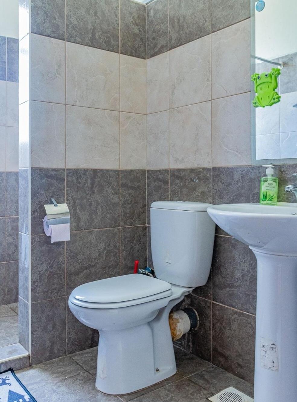 Apartment Stylish & Lavish 3 Bedroom Near Junction Mall Nairobi