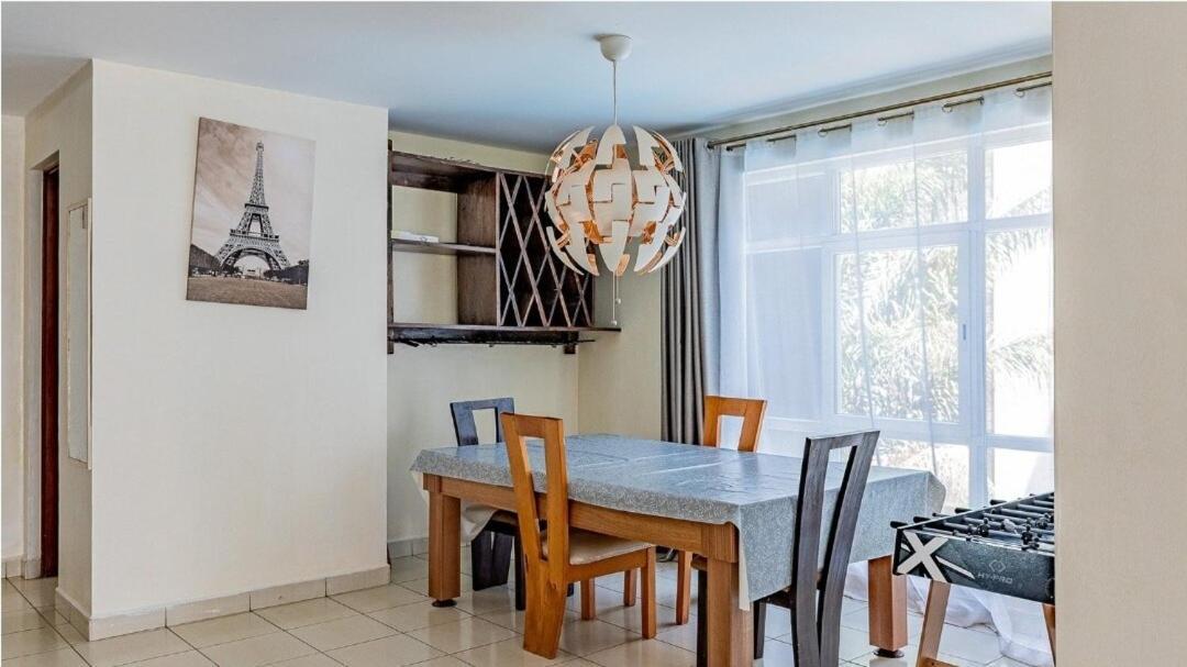 Stylish & Lavish 3 Bedroom Near Junction Mall