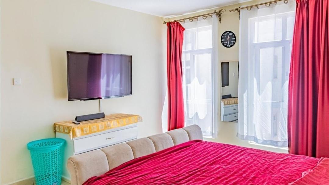 Stylish & Lavish 3 Bedroom Near Junction Mall Apartment